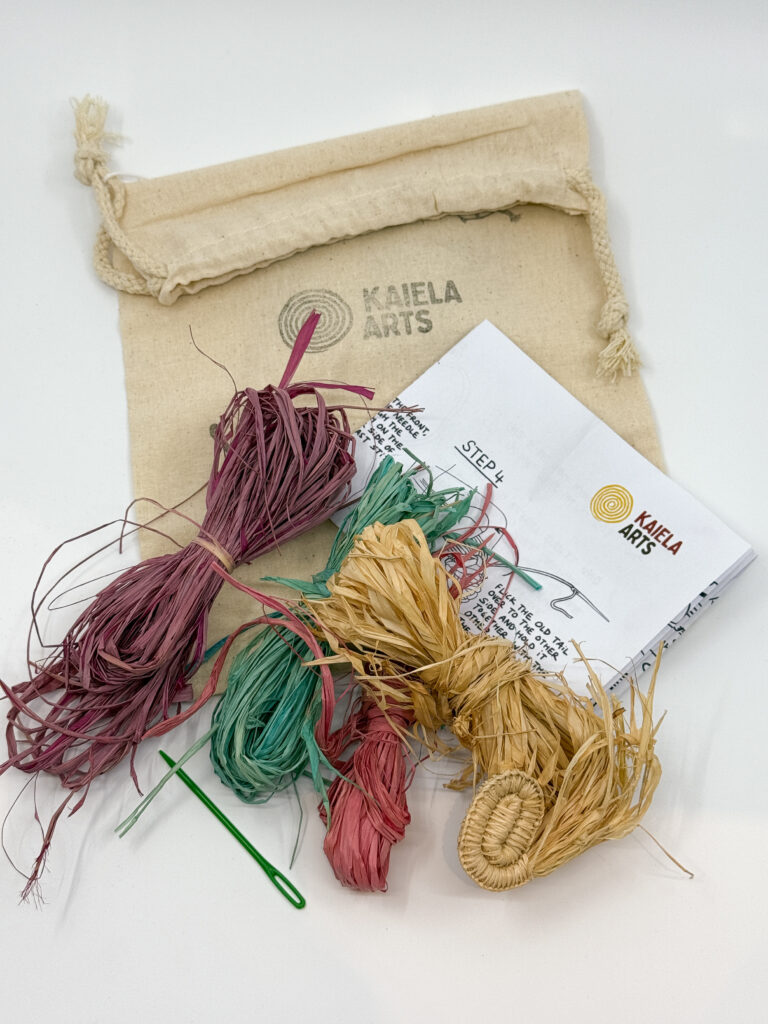 RAFFIA - Weaving Kit -  -